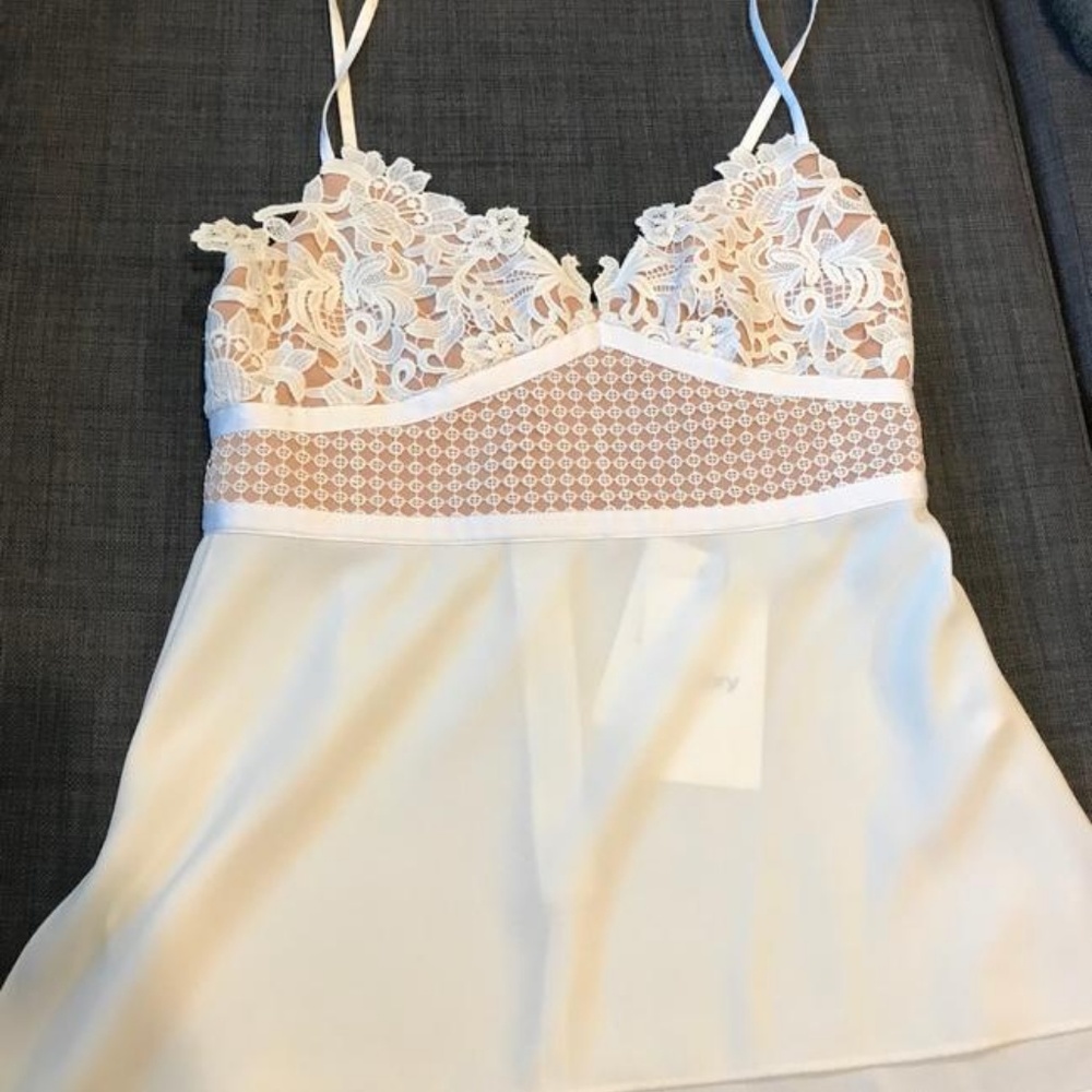 NWT Theory Melaena T Ivory Top - Picture 4 of 6